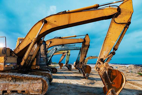 Operațiunea de mers cu excavator în predarea excavatorului