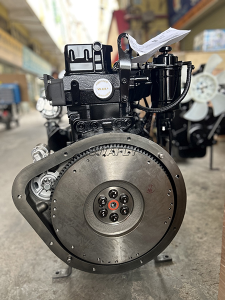 Motor Yanmar 4TNE98: un motor diesel puternic pentru stivuitori